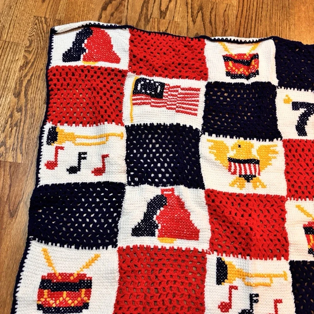 Vintage 1976‎ Bicentennial Crochet Afghan Patriotic Red White Blue Throw 46x48